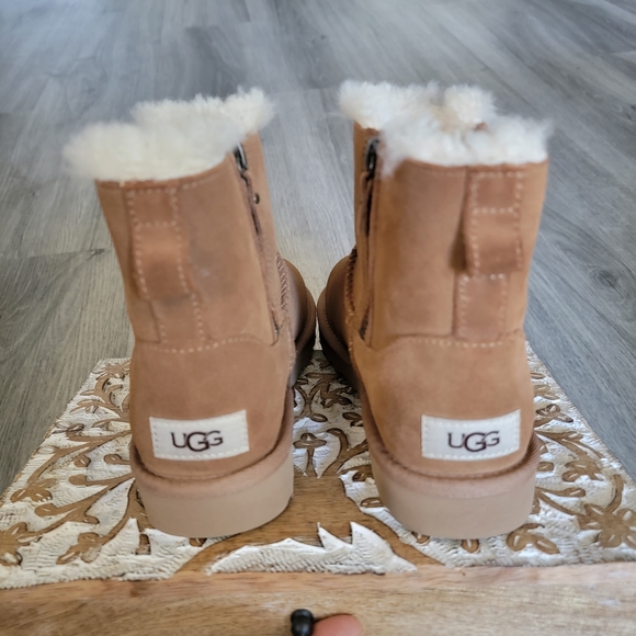 UGG Classic Mini Double Zip Suede Boot - Picture 6 of 9